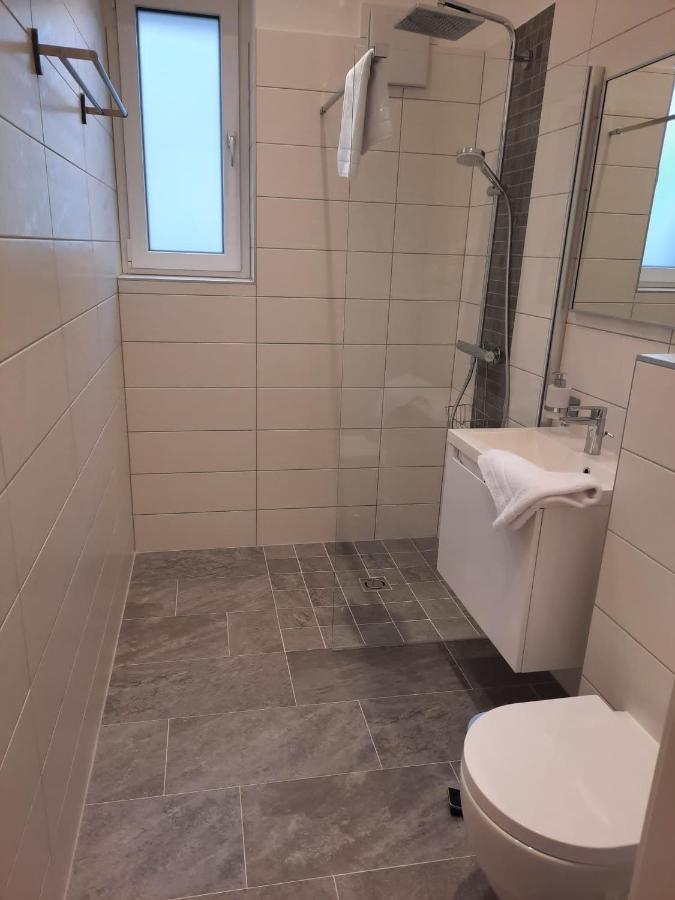 פורבאך אם ניוסידלרסי Ferienwohnungen Winzergasse מראה חיצוני תמונה